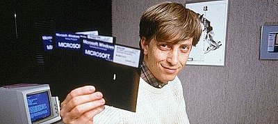Heti retro: 30 évvel ezelőtt mutatta be Bill Gates az első Windows-t