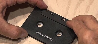 Így teheted okostelefon- és MP3-kompatibilissé régi, kazettás autósrádiódat