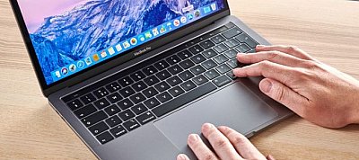 Szinte ajándékba, 1.7 millióért adja legújabb MacBook Pro laptopját az Apple