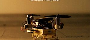 Repülés mellett járni is tud az aprócska kétéltű drón