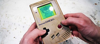 Videó: Így lesz egy öreg és koszos Nintendo Game Boy-ból egy szinte új Game Boy