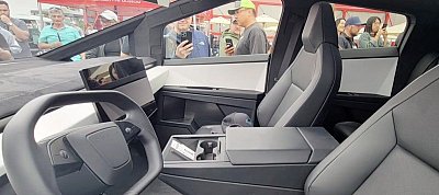 Kiszivárgott videó mutatja be a Tesla Cybertruck belsejét és képességeit