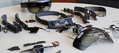 Kiderült: Ez van a Microsoft HoloLens belsejében