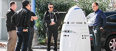 Robotzsaruk lepték el a Microsoft főhadiszállását
