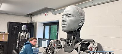 Hátborzongatóan élethű mimikával rendelkező humanoid robotot csináltak - mutatjuk