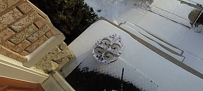 Így tisztíthatod meg gyalogos bejáród a hótól egy Ezeréves sólyommal
