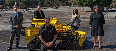 Bemutatóra indult, de végül valódi tüzet oltott egy robot Los Angeles-ben