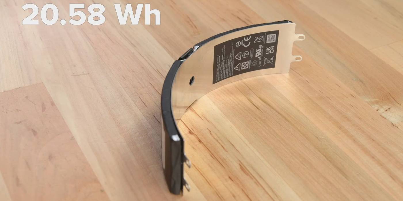 Szétkapták a Facebook új VR sisakját - nagyon furcsa akkut találtak benne