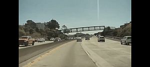 Videó: Éppen csak kiment a forgalomba a Tesla Cybertruck, és máris szétesett