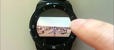 Már androidos okosórákon is nézhető a YouTube