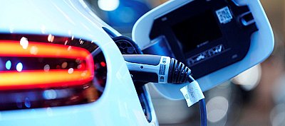 5 perc alatt feltölthető akkumulátort csináltak elektromos autókhoz