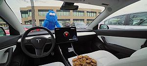 Így védi meg a szörnytől a sütijeidet a Tesla új őrszem funkciója
