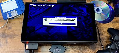 Felhekkelték a Windows 95-öt a Sony PlayStation 2 konzoljára