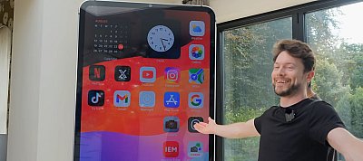 Megcsinálták a világ legnagyobb működő iPhone-ját - nem hiszed el, hogy mekkora lett
