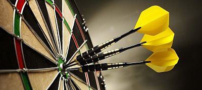 Fejére állítja az egész játékot az okos darts tábla