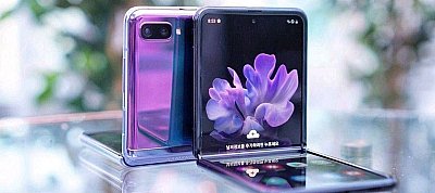 Mától Magyarországon is kapható a Samsung új, púderezőt mintázó telefonja