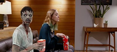 Popcornozó zombival demózza HoloLens szemüvegét a Microsoft