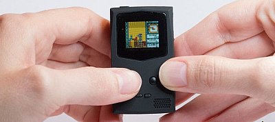 Megcsinálták a világ talán legkisebb retro játékkonzolját
