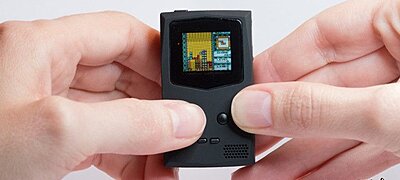 Megcsinálták a világ talán legkisebb retro játékkonzolját