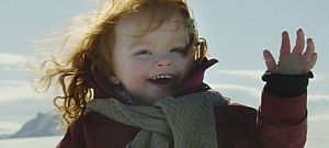 Kisgyerekekkel rakta tele a Microsoft a Windows 10 első reklámját