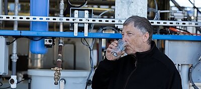 Szennyvizet ivott Bill Gates