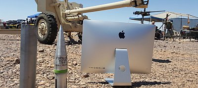Ez történik ha tanktörő ágyúval lövünk egy méregdrága iMac-re