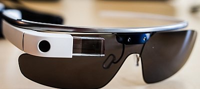 Alapvetően alakul át jövőre a Google szuperszemüvege, a Glass