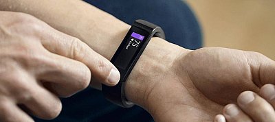 Megérkezett a Microsoft okoskarórája, a Microsoft Band