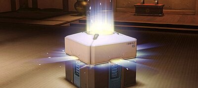 Valódi Overwatch loot box-szal kérte meg kedvese kezét egy gamer