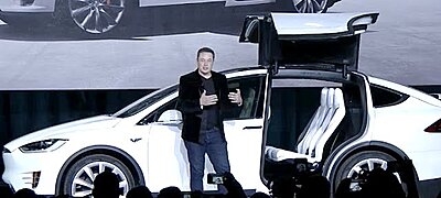 3.2 mp alatt gyorsul 100-ra a Tesla új SUV-ja, a Model X