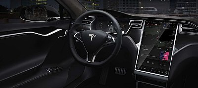 Megint súlyos balesetet szenvedett egy önvezető Tesla