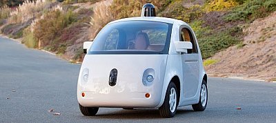 Elkészült a Google önvezetője autójának első működő prototípusa