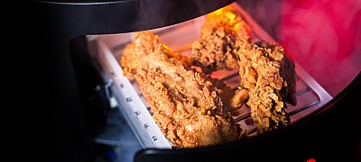 Rántott csirkét melegít a videókártya hőjével a KFC új, gamereknek szánt gépe