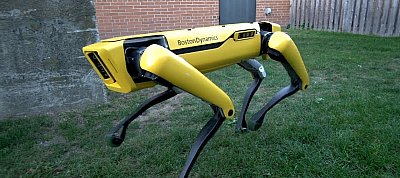 Elképesztő mértékben fejlődött a Boston Dynamics robotkutyája