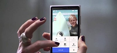 Simán lehet telefonhívásról videóhívásra váltani a Windows Phone 8.1-ben