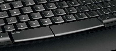 Furcsa kiosztású billentyűzetet mutatott be a Microsoft