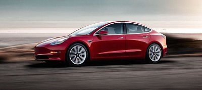 Megint brutálisan megölte sofőrjét egy "önvezető" Tesla