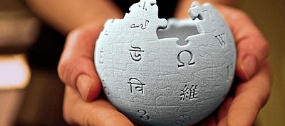 Pénzt fog kérni használatáért a Wikipedia, de még nem tudja mennyit