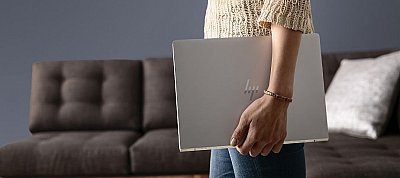 Bemutatta új ENVY és Spectre csúcslaptopjait a HP