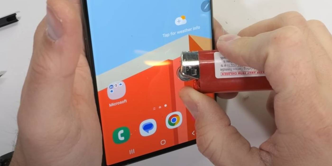 Videón ahogyan megvágják, megégetik és szétkapják a Samsung Galaxy S23-at