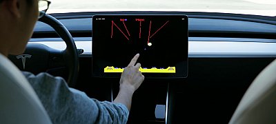 Klasszikus videójátékokat rak autóira a Tesla legújabb frissítése