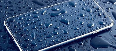 3.5 milliárdra büntették az Apple-t, mert kamuzott az iPhone-ok vízállóságáról