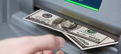 Hétköznapi CD-vel lehet milliókat rabolni a pénzkiadó automatákból