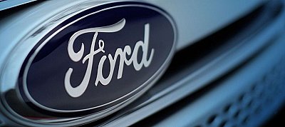 Elfogytak a chipek - leállítja több autógyártó üzemét is a Ford