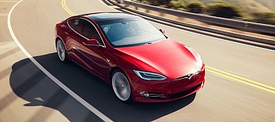 Ingyen Tesla-t sorsoltak a Facebook-on - de te már lekéstél róla