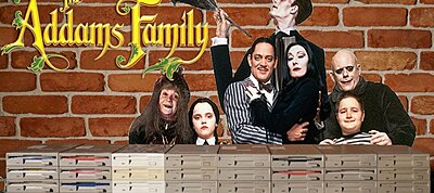 Elképesztően jól hangzik az Addams Family zenéje floppykon megszólaltatva