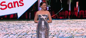 LCD-kből csinált ruhát az Adobe, teljesen át tudja alakítani a megjelenését