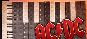 Így hangzik az AC/DC dala több, mint félezer floppymeghajtón előadva