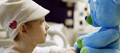 Robotmackók vidítják fel a beteg gyerekeket a kórházakban