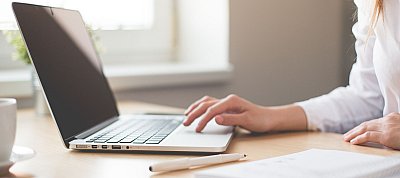 Laptopokat és tableteket ad mozgáskorlátozottnak a MEOSZ